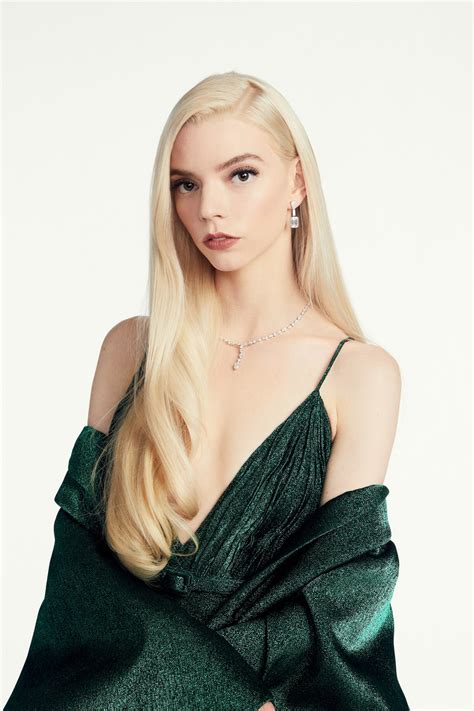 anya taylor-joy long hair